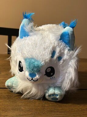 Limited Edition 2023 Winter Wildcat Mini Squishable